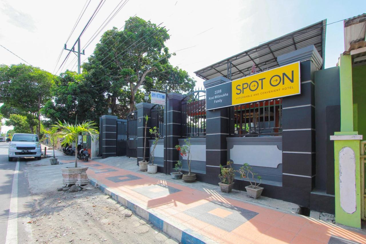 Spot On 2288 Kost Mittasukha Family Hotel Banyuwangi  Exterior photo